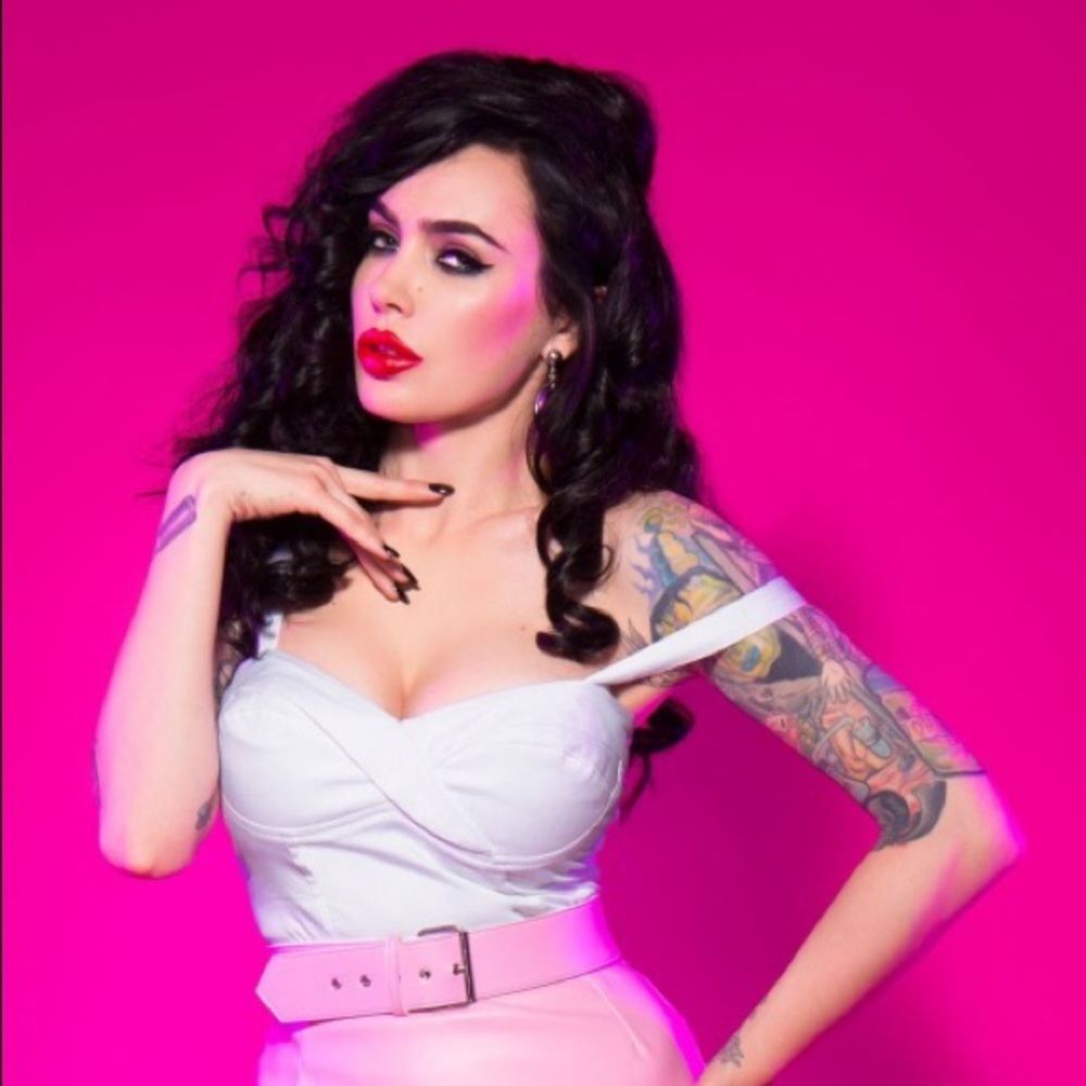 PinUp Couture White Vamp top Large NWT